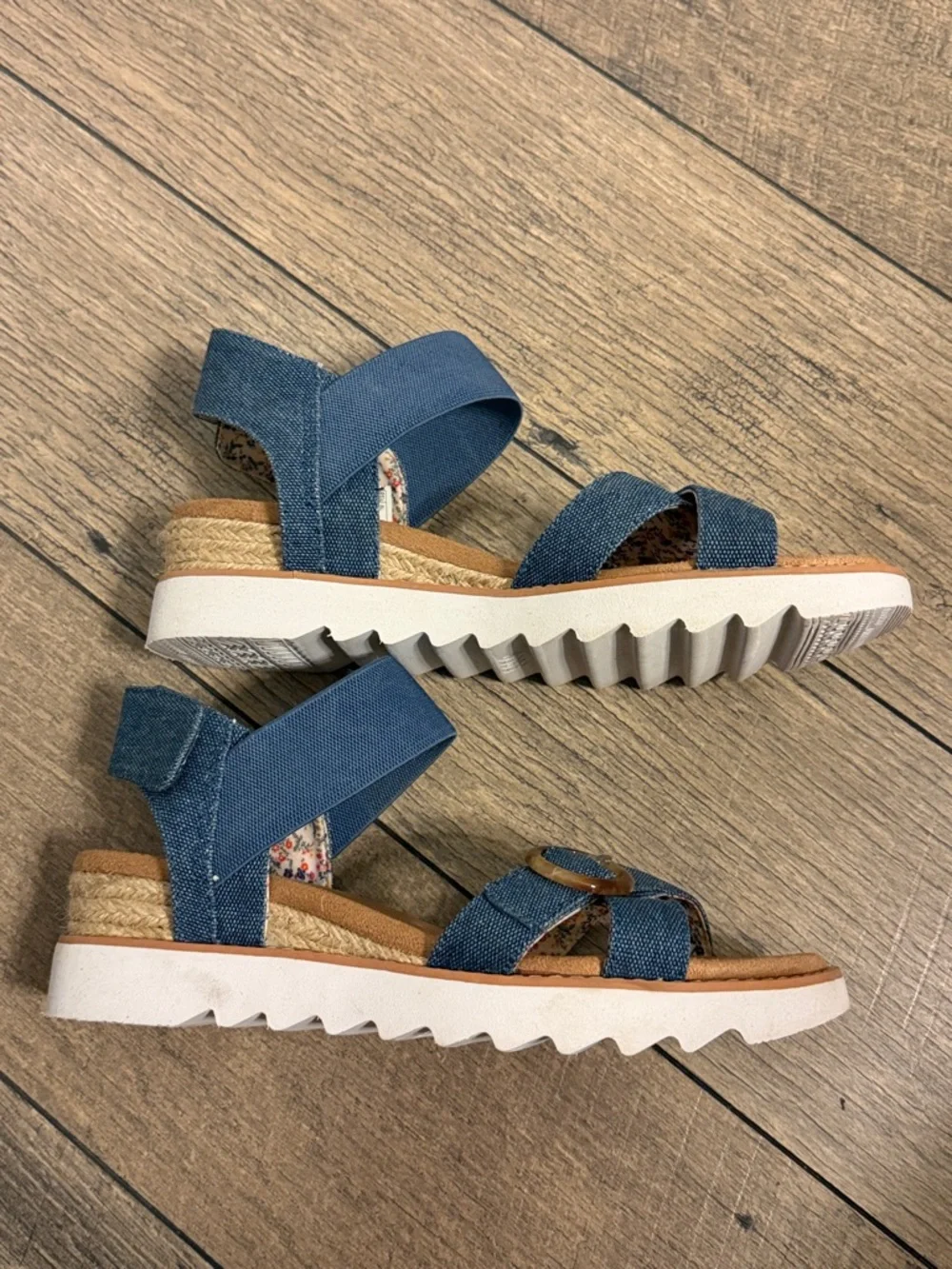 Bobs from Sketchers Memory Foam Denim Blue Crisscross Buckle Sandals - Picture 3 of 10